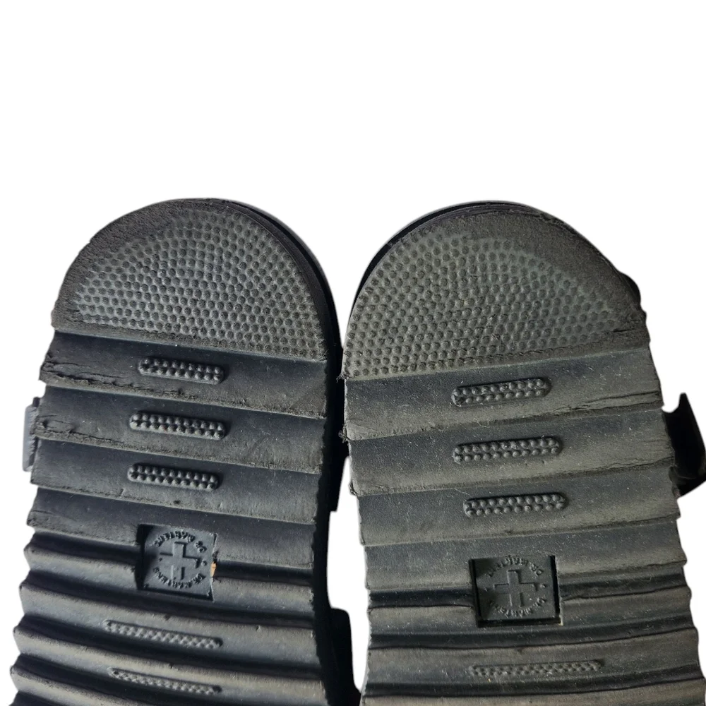 Dr Martens Vass Hydro Chunky Black Sandals with Adjustable Straps - Picture 6 of 14